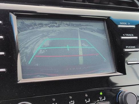 Used 2018 Toyota Camry LE image 13