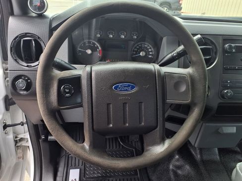 Used 2014 Ford F250 XL RWD image 4