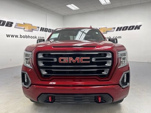 Used 2022 GMC Sierra 1500 AT4 w/ AT4 Premium Package AWD/4WD image 2