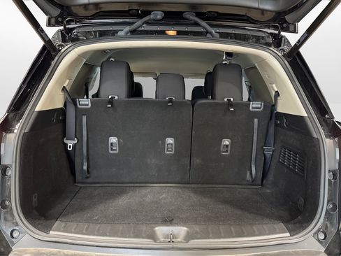 Used 2025 Nissan Pathfinder SV AWD/4WD image 42