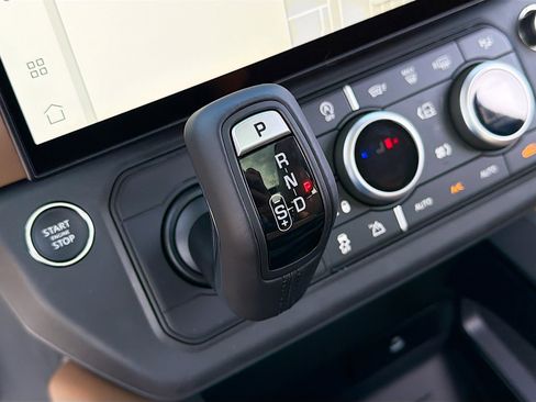 New 2026 Land Rover Defender 110 X-Dynamic SE image 28
