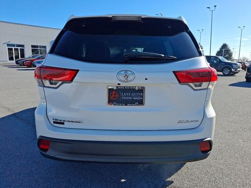 Used 2017 Toyota Highlander XLE image 5