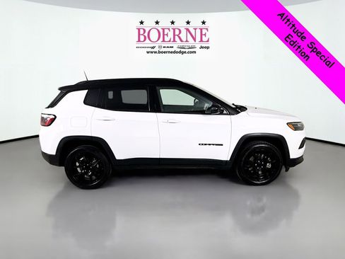 Used 2023 Jeep Compass Altitude image 8