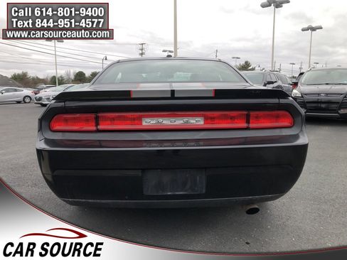 Used 2010 Dodge Challenger SE image 6