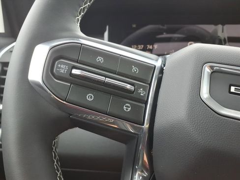 New 2026 GMC Acadia Denali w/ Super Cruise Package AWD/4WD image 18