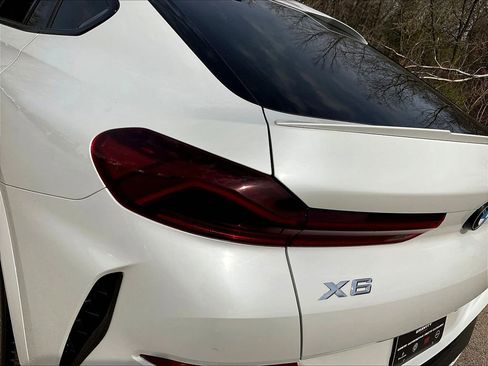 Used 2022 BMW X6 xDrive40i w/ M Sport Package AWD/4WD image 23