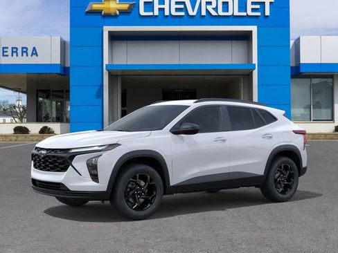 New 2026 Chevrolet Trax LT FWD image 2