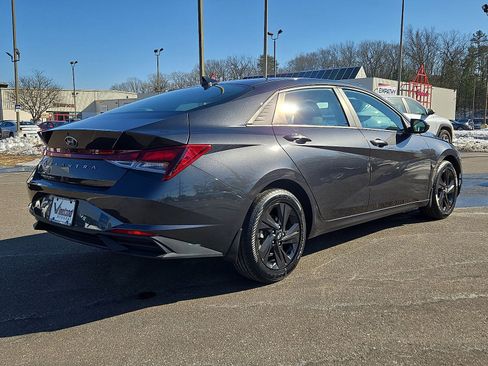 Certified 2022 Hyundai Elantra SEL image 30