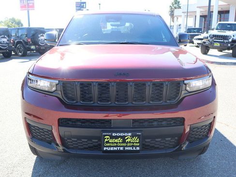 New 2024 Jeep Grand Cherokee L Laredo image 8