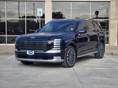 Used 2026 Hyundai Palisade Calligraphy FWD image 3