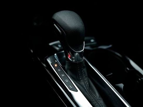 Used 2025 Chevrolet Trax LT image 40