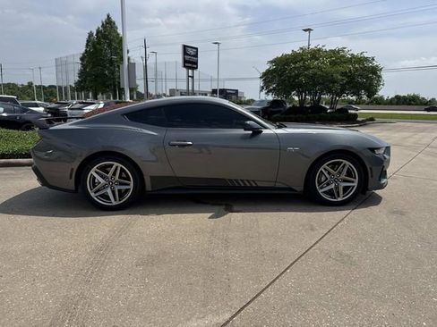 Used 2024 Ford Mustang GT RWD image 4