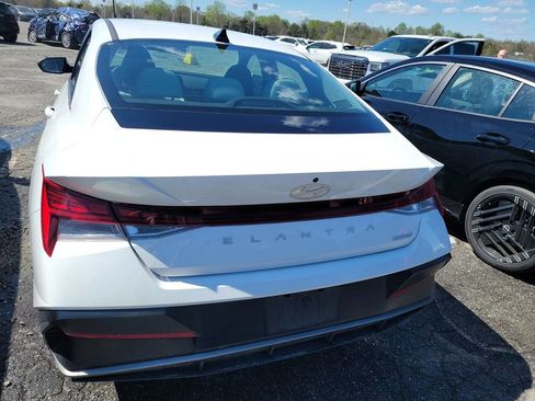 Used 2025 Hyundai Elantra Limited image 2