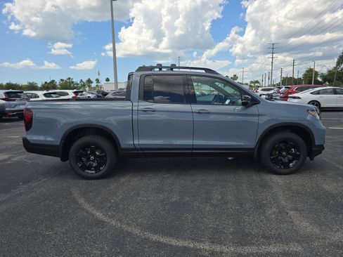 New 2026 Honda Ridgeline Black Edition image 3