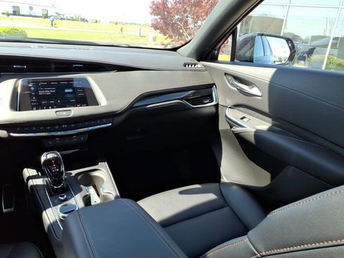 Used 2023 Cadillac XT4 Sport w/ Cold Weather Package FWD image 10