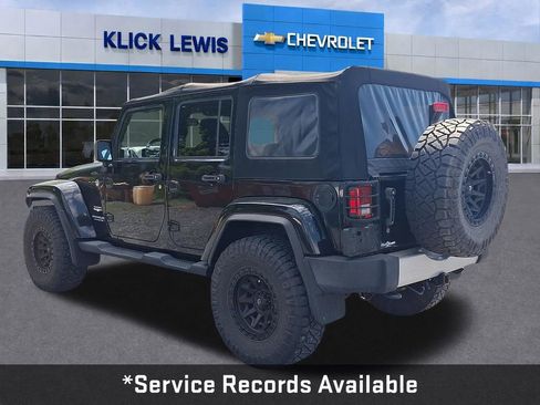 Used 2014 Jeep Wrangler Unlimited Sahara w/ Connectivity Group AWD/4WD image 5
