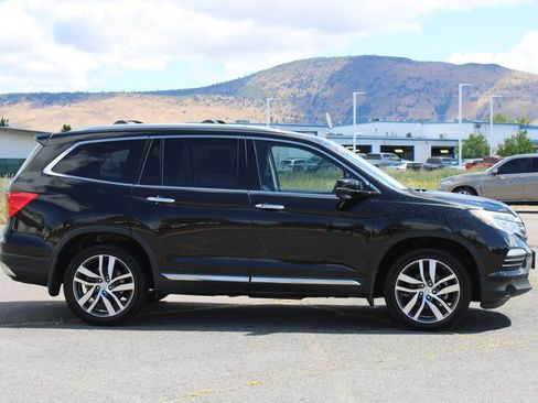 Used 2017 Honda Pilot Touring image 6