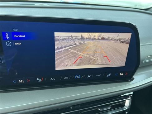 Certified 2025 Chevrolet Traverse LT image 21