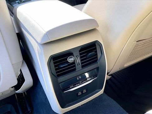 Used 2021 BMW 430i Coupe w/ Convenience Package image 10