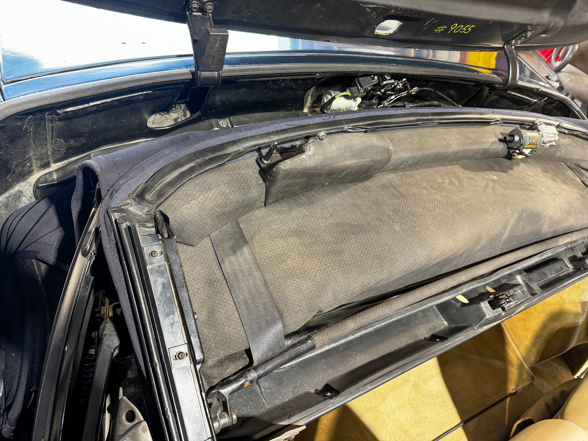 Used 1993 Cadillac Allante FWD image 20