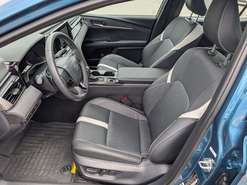 Used 2026 Toyota Camry SE FWD image 2