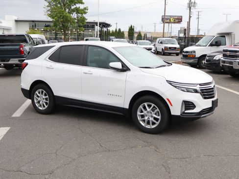 Used 2024 Chevrolet Equinox LT w/ LPO, Floor Liner Package AWD/4WD image 13