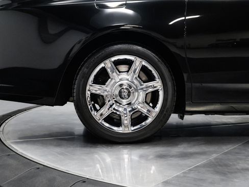 Used 2011 Rolls-Royce Ghost image 22