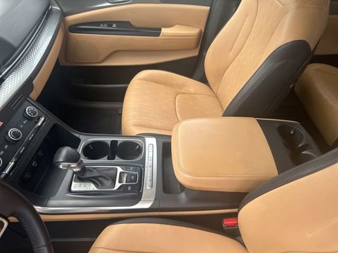 Used 2022 Kia Carnival LX FWD image 27