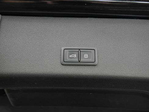 Used 2024 Audi Q8 e-tron Premium Plus w/ Premium Plus Package AWD/4WD image 11