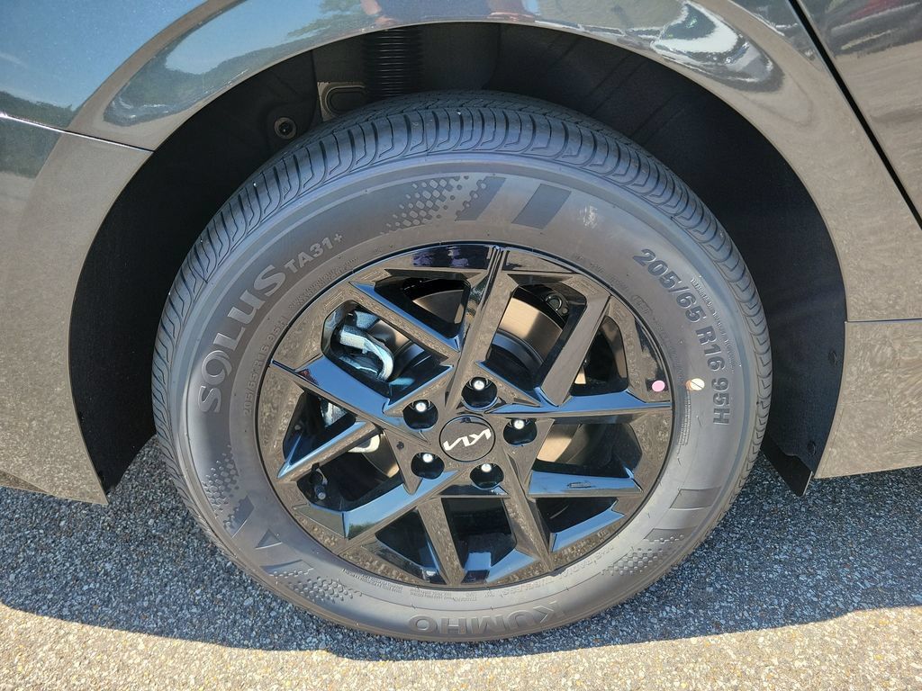 New 2026 Kia K5 LXS FWD image 9
