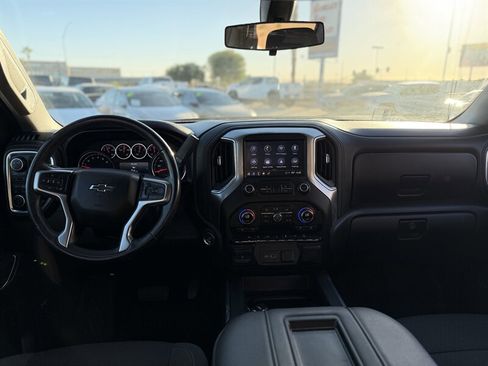 Used 2021 Chevrolet Silverado 1500 RST image 2