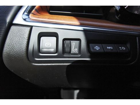 Used 2022 Cadillac XT5 Premium Luxury w/ Technology Package FWD image 19