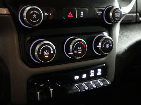 Used 2024 RAM 2500 Big Horn w/ Off Road Package AWD/4WD image 26