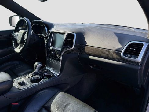 Used 2016 Jeep Grand Cherokee SRT AWD/4WD image 33