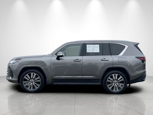 Used 2024 Lexus LX 600 4WD w/ Luxury Package image 2