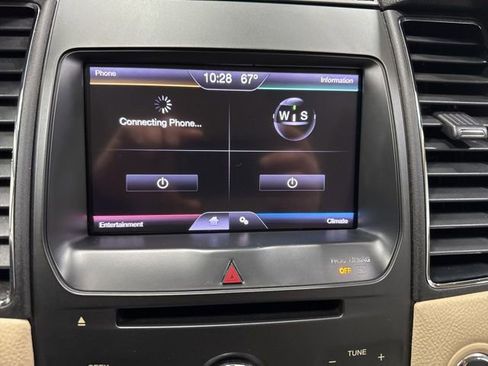 Used 2014 Ford Taurus SEL w/ Equipment Group 201A FWD image 17