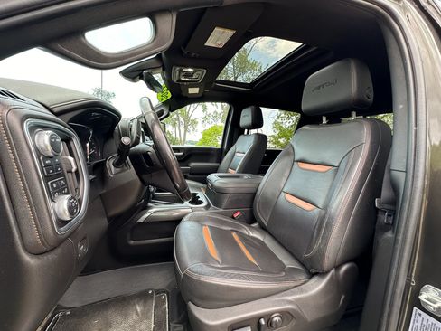 Used 2022 GMC Sierra 3500 AT4 w/ AT4 Premium Plus Package AWD/4WD image 12