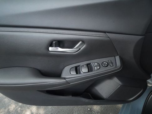 Used 2025 Nissan Sentra SV w/ All-Weather Package FWD image 11