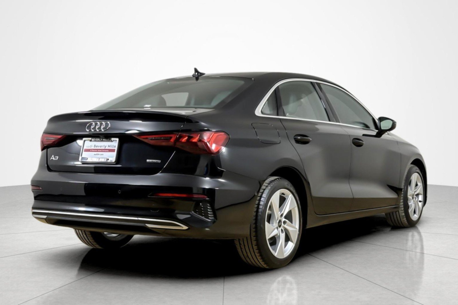 Used 2023 Audi A3 2.0T Premium w/ Convenience Package AWD/4WD image 5
