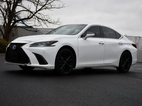 Used 2022 Lexus ES 300h F Sport image 3