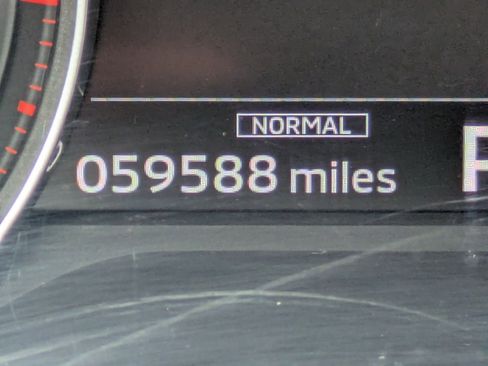 Used 2024 Mitsubishi Outlander SE FWD image 23