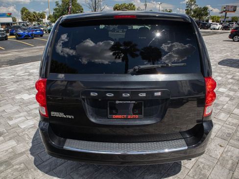 Used 2019 Dodge Grand Caravan SE w/ UConnect Hands-Free Group FWD image 15
