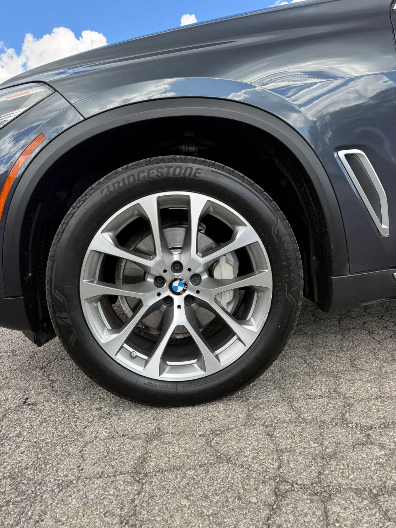 Used 2022 BMW X5 xDrive40i w/ Premium Package AWD/4WD image 39
