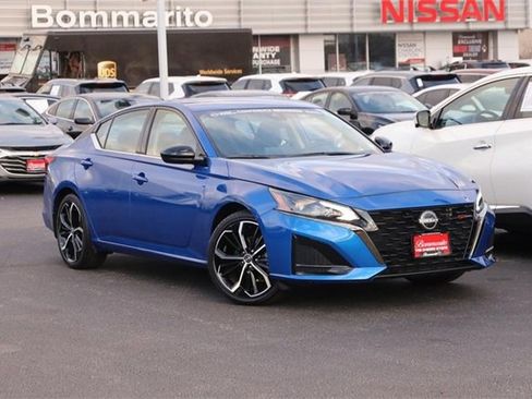 Certified 2025 Nissan Altima 2.5 SR w/ SR Premium Package image 2