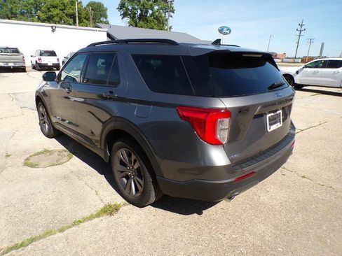Used 2023 Ford Explorer XLT w/ Equipment Group 202A AWD/4WD image 3