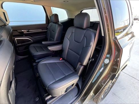 Used 2025 Kia Telluride S AWD/4WD image 26