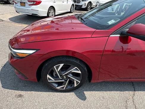 Used 2024 Hyundai Elantra Limited FWD image 9