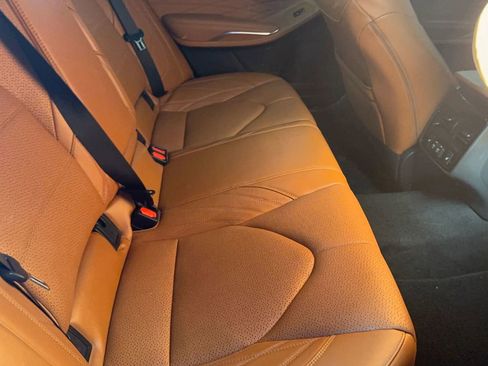 Used 2019 Toyota Avalon XSE image 5