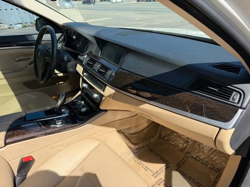 Used 2011 BMW 550i xDrive Sedan AWD/4WD image 19