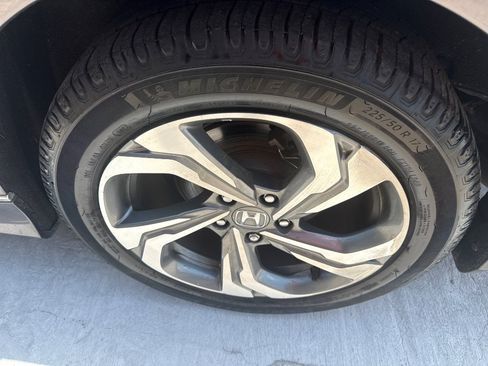 Used 2018 Honda Accord EX-L image 9